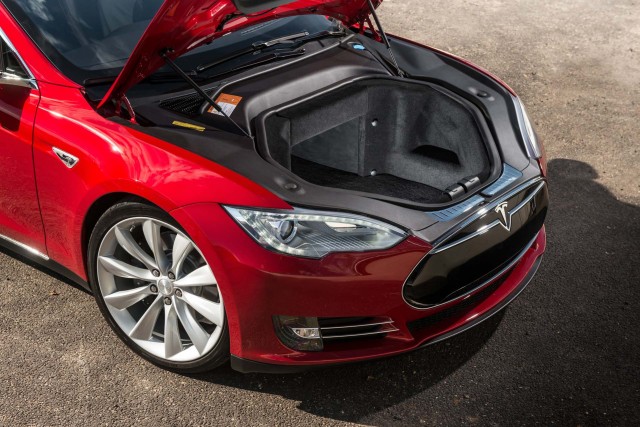 E-Roadster Tesla- High Performance Electric Sports Car